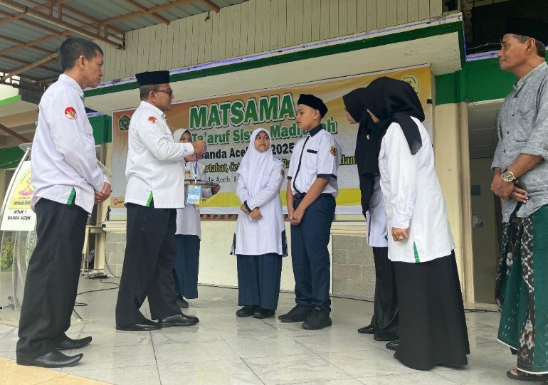 Kakakanwil Kemenag Aceh Resmi Buka MATSAMA di MTsN 1 Model Banda Aceh