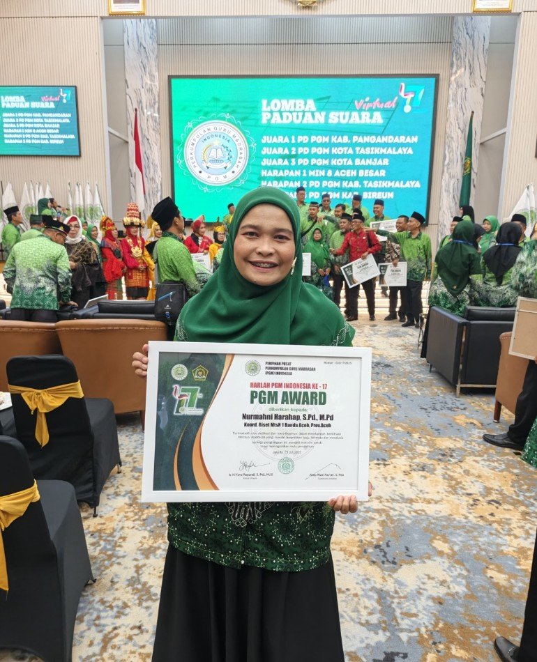 Koordinator Riset MTsN 1 Banda Aceh Sabet Penghargaan Bergengsi PGMI di Jakarta