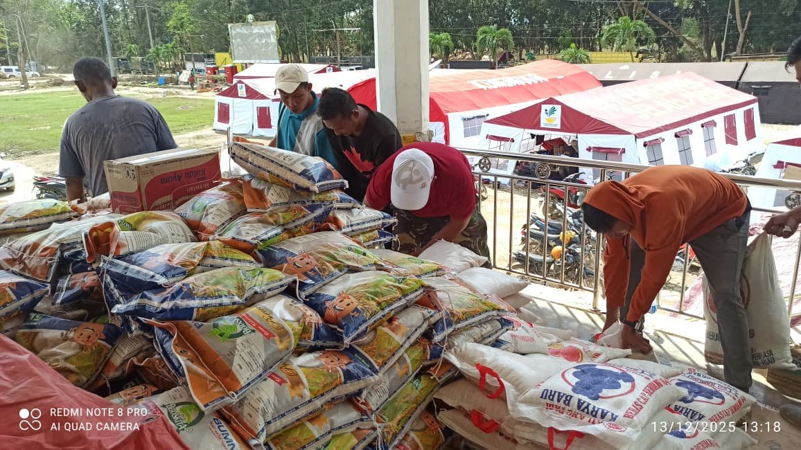 GAPKI Aceh Salurkan Bantuan Air Bersih dan Bahan Pangan Bagi Korban Bencana Bandang