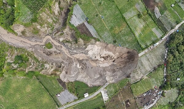 Menteri PUPR Dody Hanggodo Rasakan Gempa di Lubang Besar