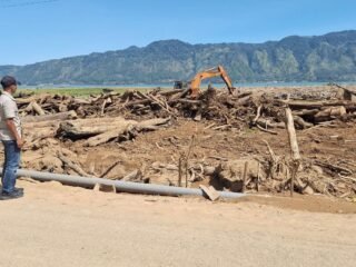 Mengubah Musibah Menjadi Manfaat: Sinergi Pemulihan Lahan Pertanian di Kampung Toweren, Aceh Tengah