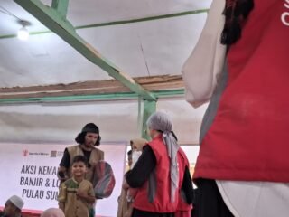 Sambangi Korban Banjir Aceh, Hanan Attaki Ajak Anak-Anak "Bangkit" Lewat Kisah Nabi Daud