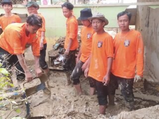 GP Ansor Tuntas Laksanakan Aksi Bersih Sekolah Pascabanjir di Aceh Tamiang