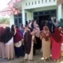 Data Amburadul Bantuan Tak Dapat Emak emak Korban Banjir Demo Kantor Desa Mon Dua