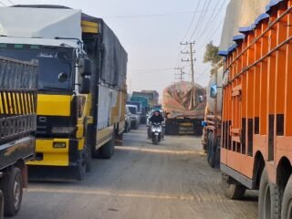 Antrean BBM di Aceh Tamiang Mengular 5 Km, Lintas Medan-Banda Aceh Lumpuh Total