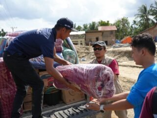 Kantor Bea Cukai Lhokseumawe Kirim Bantuan Kemanusiaan ke Pedalaman Langkahan