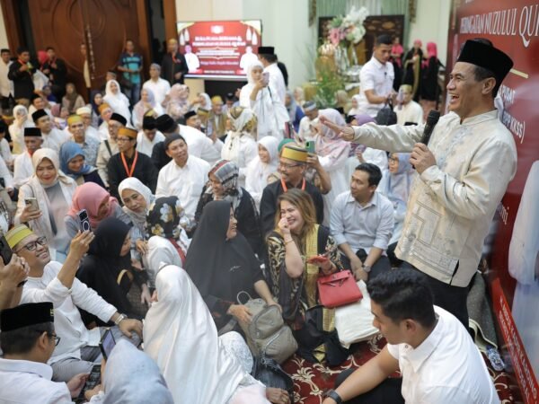 Pesan Persatuan Mentan Amran pada 3.000 Warga KKSS Saat Bukber di Kediamannya