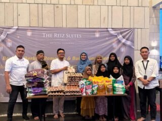 THE REIZ SUITES Gelar Program Berbagi Berkah Ramadhan Bersama Yayasan AL KAHFI Melalui Penyaluran Bantuan Sembako, Tuasyiah Dan Buka Puasa Bersama