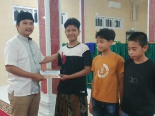 Masyarakat Guhang Buka Puasa Bersama dan Santuni Anak Yatim