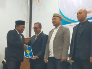 Edi Obama dan Pejabat Bireuen Lulus S2 di UNIKI