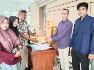 Permudah Warga, Pemerintah Gampong Leu Ue Fasilitasi Berkas Kolektif ke Baitul Mal Aceh Besar