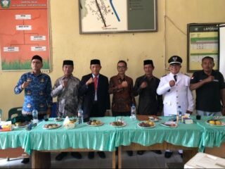 Camat  Samadua Lantik Safhadi PJ Keuchik Gampong Balai 