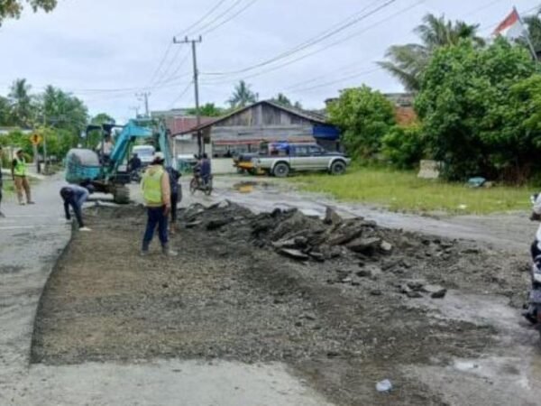 PUPR Aceh Barat Rehabilitasi Jalan Singgah Mata 2 Cegah Kecelakaan