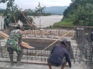 Pembangunan Jembatan Gantung di Kumbang Jaya Capai 17,24 Persen