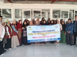 Keuchik Leu Ue dan Pendamping PKH Darul Imarah Gelar Pertemuan dengan Penerima Manfaat