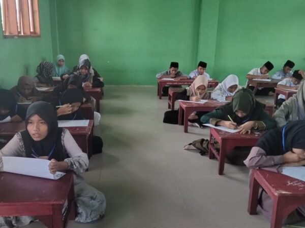 Pondok Pesantren Darul Hijrah Al - Aziziyyah Uji 122 Calon Santri Baru, Wawancara Jadi Alat Ukur Kesiapan Mondok