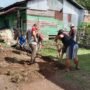 Antisipasi Banjir Genangan Warga Komplek Kesehatan Leu Ue Gelar Gotong Royong.