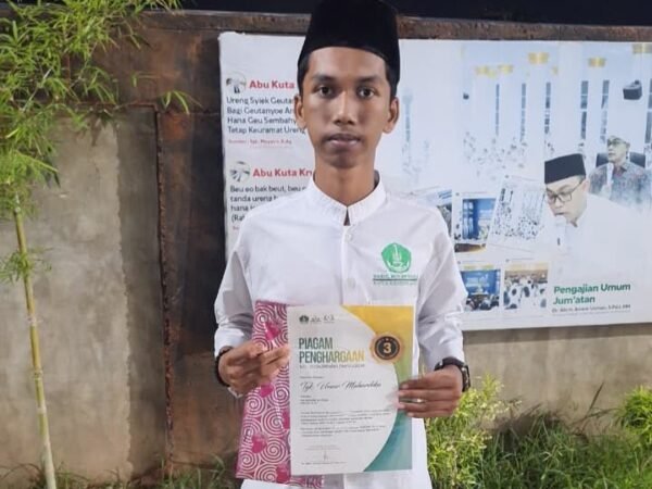 Membanggakan, Tgk. Umar Mahardika Asal Sabang Juara 1 Muadalah Tsanawiyah Dayah Darul Munawwarah