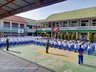 Tanamkan Karakter Disiplin, Koramil Kuta Alam Gembleng Ratusan Siswa