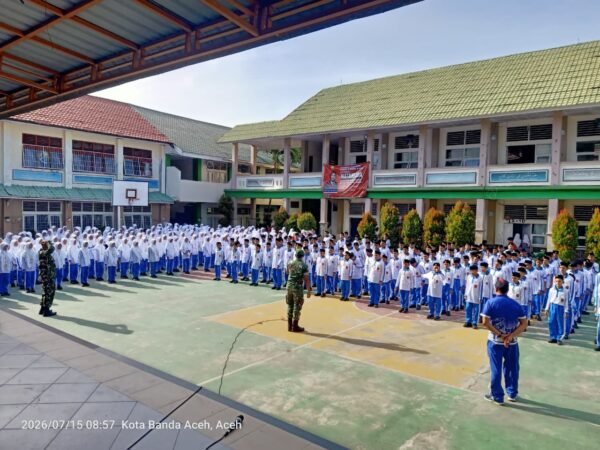Tanamkan Karakter Disiplin, Koramil Kuta Alam Gembleng Ratusan Siswa