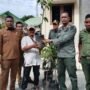 UPTD Kesatuan Pengelolaan Hutan Wilayah 1 DLKH Aceh Salurkan Bibit Pohon Produktif.