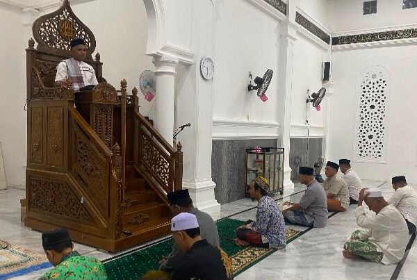 Pesan Keagamaan di Masjid Al-Falah Sabang: Tgk. Muhammad Mauli Sami Paparkan Tiga Keutamaan Al-Qur’an