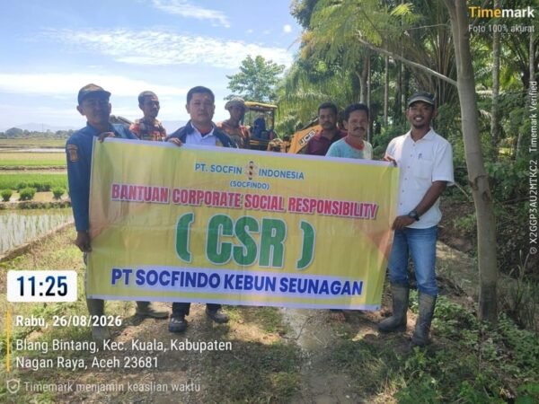 Dukungan Program Presiden Tentang Swasembada Pangan, PT Socfindo Seunagan Bantu Bersihkan Parit Akses Pertanian 