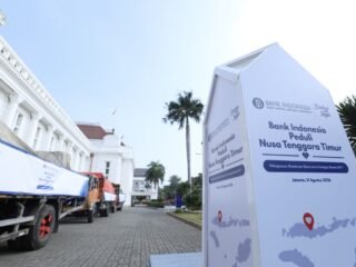 Posduklognas Halim Salurkan 17,6 Ton Bantuan Bank Indonesia untuk Gempa NTT