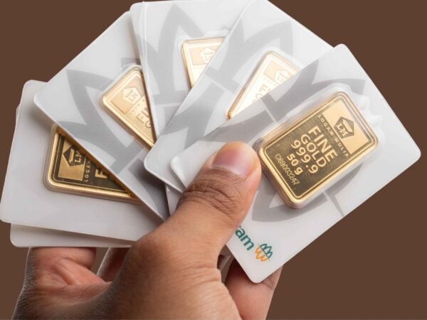 Harga emas Antam Jumat turun Rp5.000 menjadi Rp2,718 juta per gram