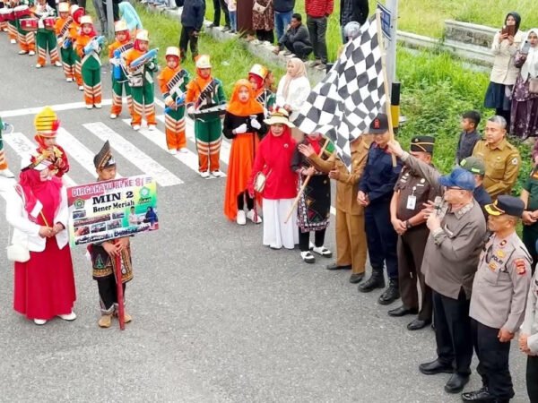 Ribuan Pelajar Semarakkan Karnaval HUT RI ke-81 di Bener Meriah