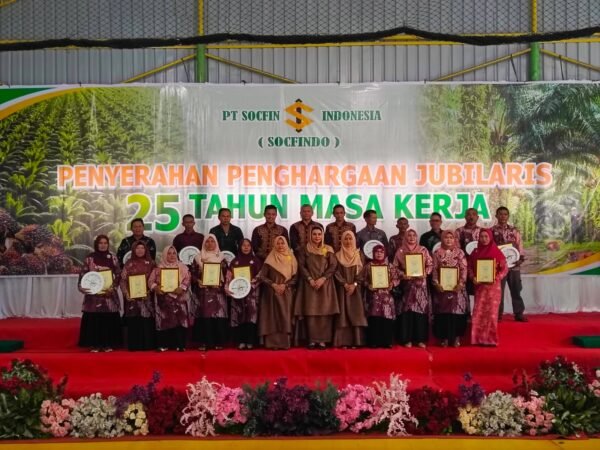 Mengabdi Genap 25 Tahun, PT Socfin Indonesia Beri Penghargaan untuk Karyawan PT Socfindo Nagan Raya 