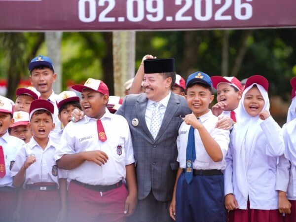 Pelajar Ikuti Upacara Hardikda Riang Gembira, Bupati TRK Tekankan Pendidikan Investasi Masa Depan