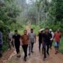 Jalan Alue Papeun Rusak Parah, Wabup Tarmizi Turun Langsung ke Lokasi
