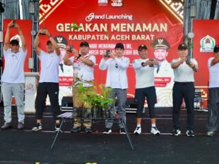 Kemeriahan ke-438 HUT Meulaboh, Bupati Tarmizi Cetuskan Gerakan Menanam
